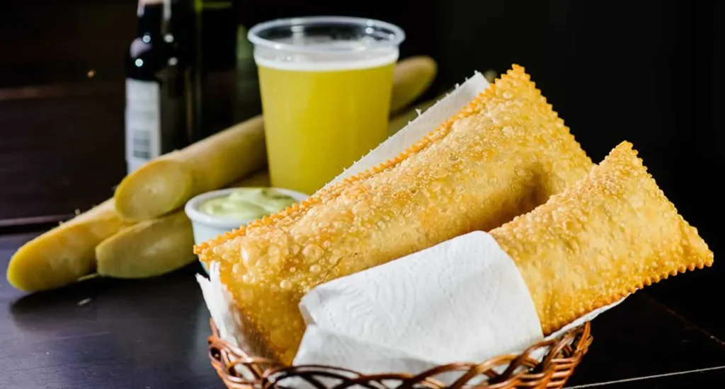 Pastel e caldo de cana combinacao que resiste ao tempo e movimenta a economia Bernadete Alves