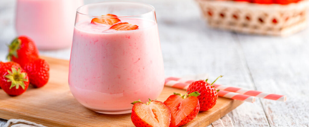 Smoothie de morango simples facil de fazer e muito gostoso